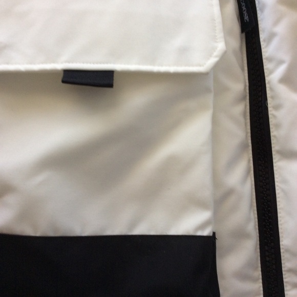 Canada Goose Duncan Down Vest - Picture 4 of 13